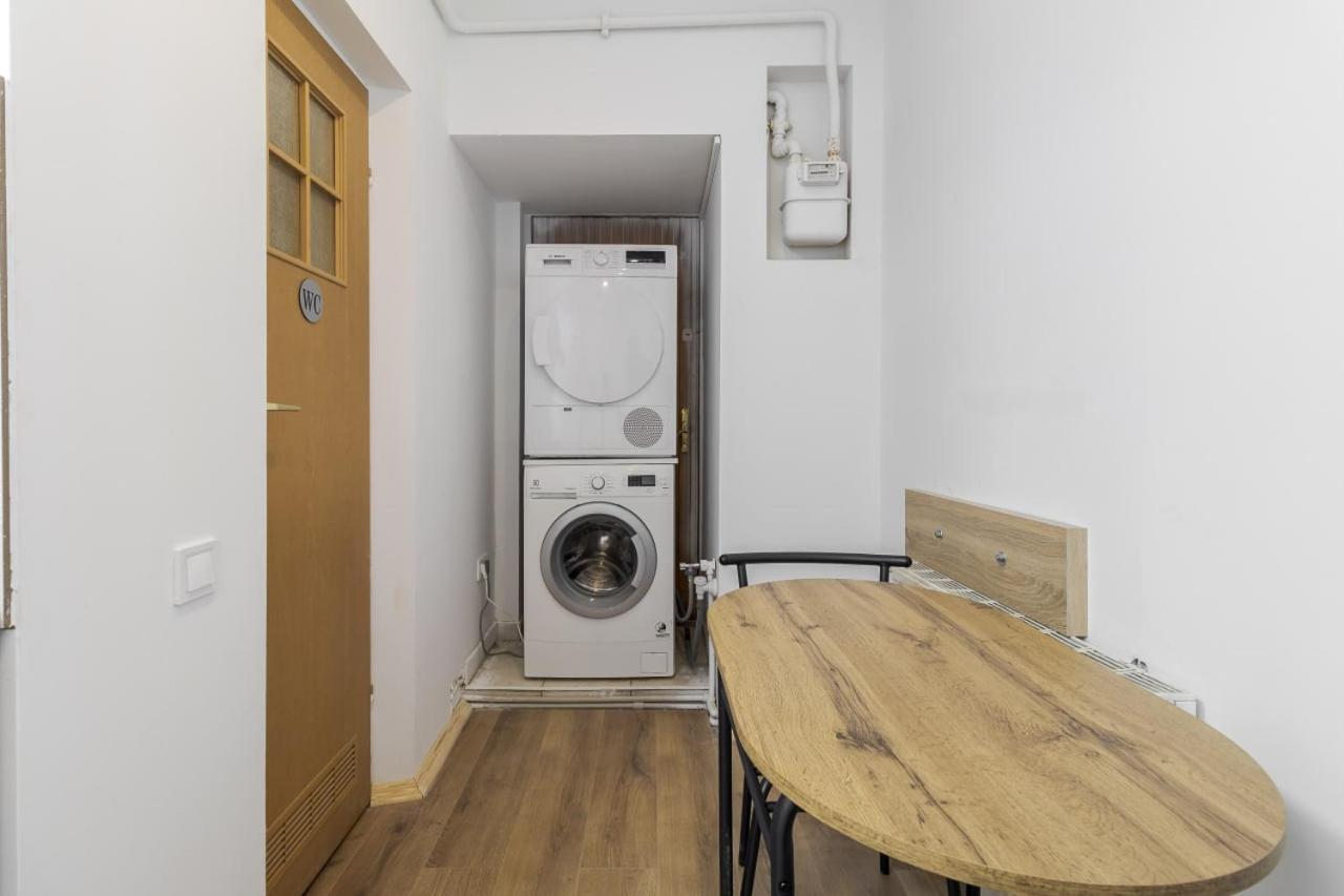 לבוב In Town Hostel מראה חיצוני תמונה